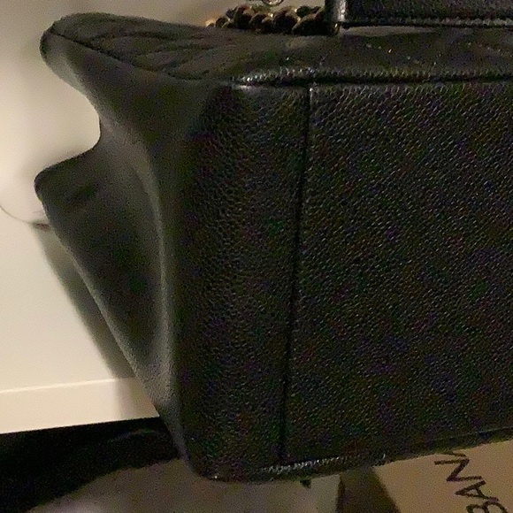 ✨NWT CHANEL caviar black w gold hard, authenticity card/dust bag yes (13X10) - Picture 7 of 16